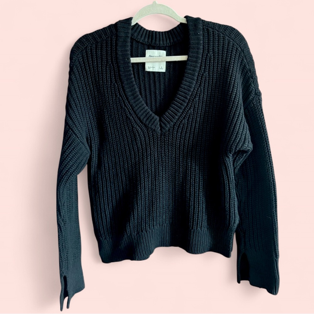 Abercrombie & Fitch Black V-Neck Sweater